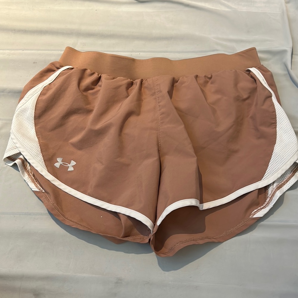 Under Armour, pink maroon shorts